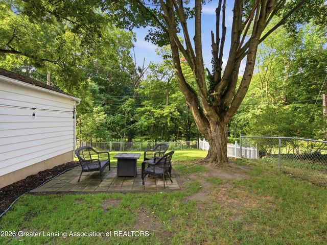 820 S Dexter Drive, Lansing, MI 48910