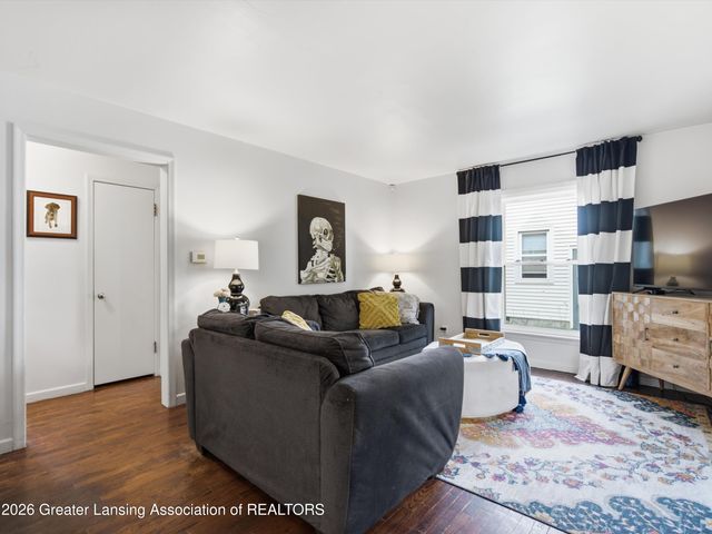 820 S Dexter Drive, Lansing, MI 48910