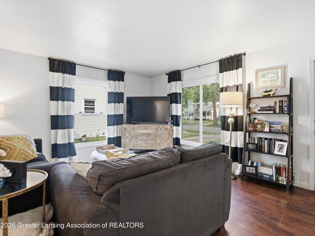 820 S Dexter Drive, Lansing, MI 48910