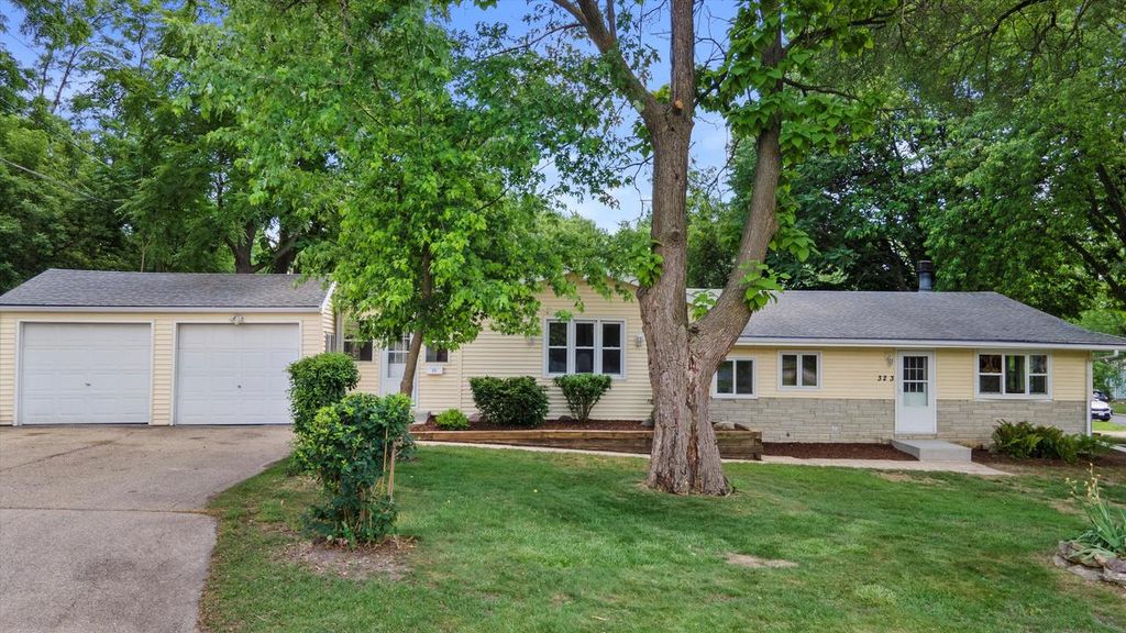 323 Atkinson STREET, Mukwonago, WI 53149