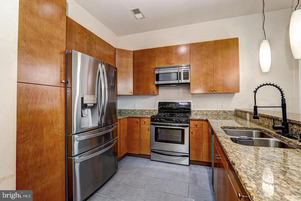 Image 4 of property listing at 1209 N CHARLES ST #319, Baltimore, MD 21201