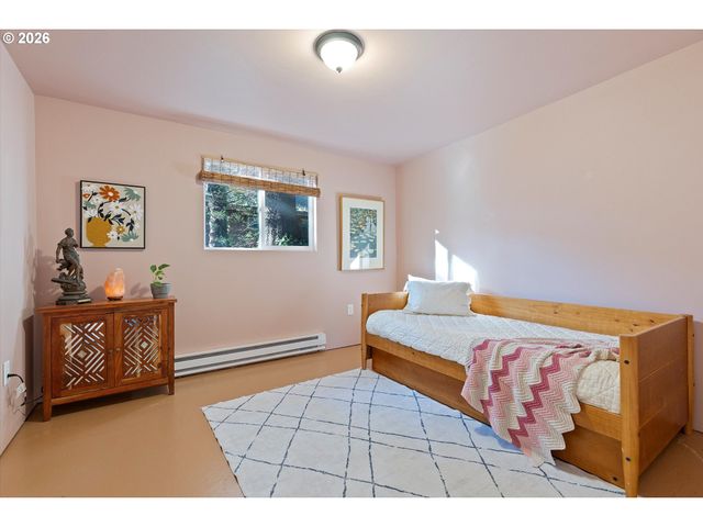 15 Ne KEENE Ave, Depoe Bay, OR 97341