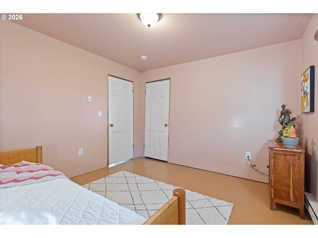 15 Ne KEENE Ave, Depoe Bay, OR 97341