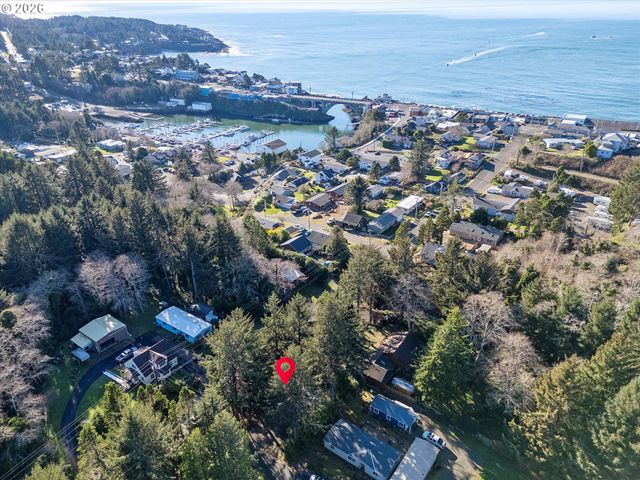 15 Ne KEENE Ave, Depoe Bay, OR 97341
