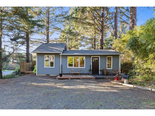 15 Ne KEENE Ave, Depoe Bay, OR 97341