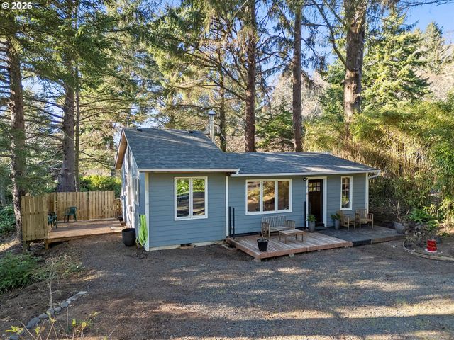 15 Ne KEENE Ave, Depoe Bay, OR 97341