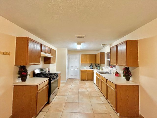 514 Regional Park Drive, Houston, TX 77060