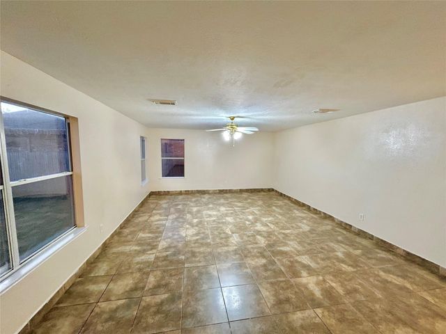 514 Regional Park Drive, Houston, TX 77060