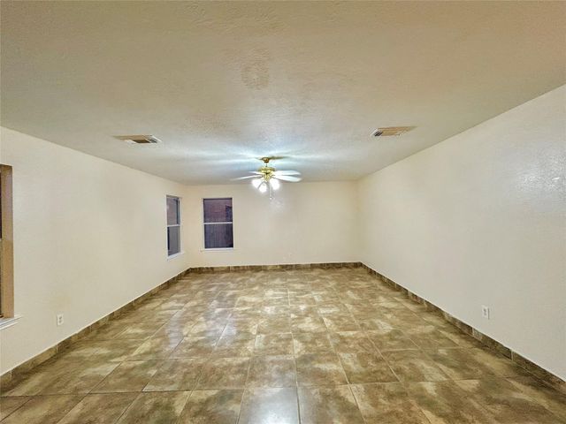 514 Regional Park Drive, Houston, TX 77060