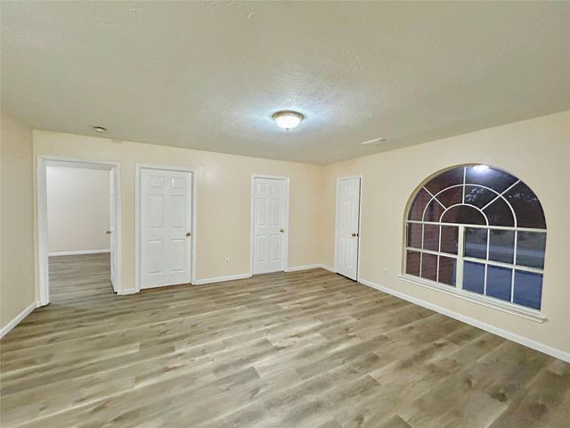 514 Regional Park Drive, Houston, TX 77060