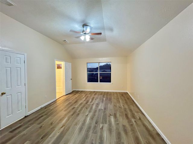 514 Regional Park Drive, Houston, TX 77060