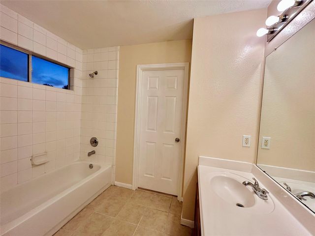 514 Regional Park Drive, Houston, TX 77060