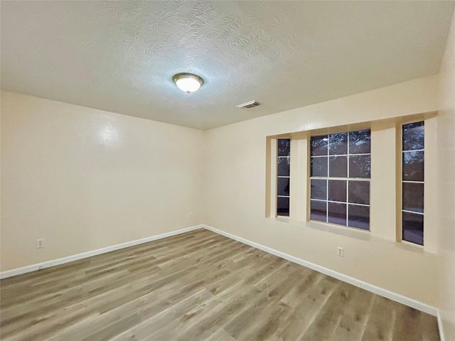 514 Regional Park Drive, Houston, TX 77060