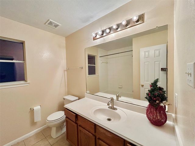 514 Regional Park Drive, Houston, TX 77060