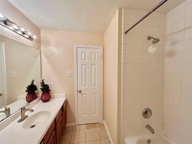 514 Regional Park Drive, Houston, TX 77060