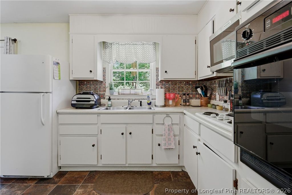 202 Onie Court, Fayetteville, NC 28314 — photo 19