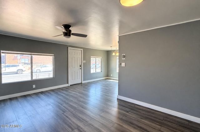 17 E TOWNLEY Avenue, Phoenix, AZ 85020