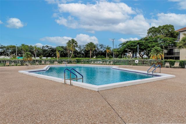 550 SW 138th Ave 309K, Pembroke Pines, FL 33027