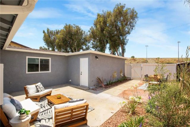 18506 Kingsdale Avenue, Redondo Beach, CA 90278