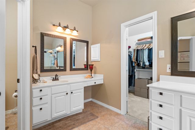 200 Arbor Glen Drive, Euless, TX 76039
