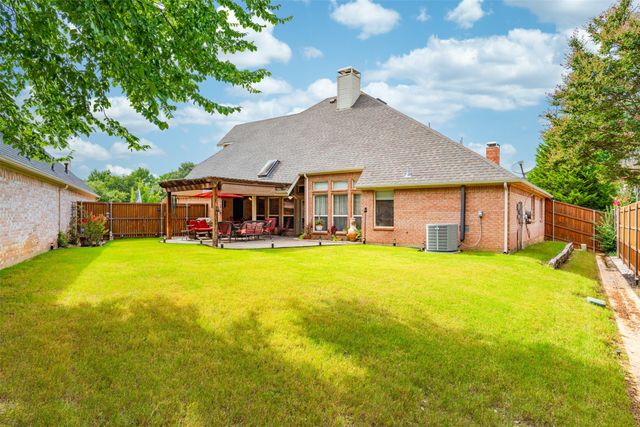 200 Arbor Glen Drive, Euless, TX 76039