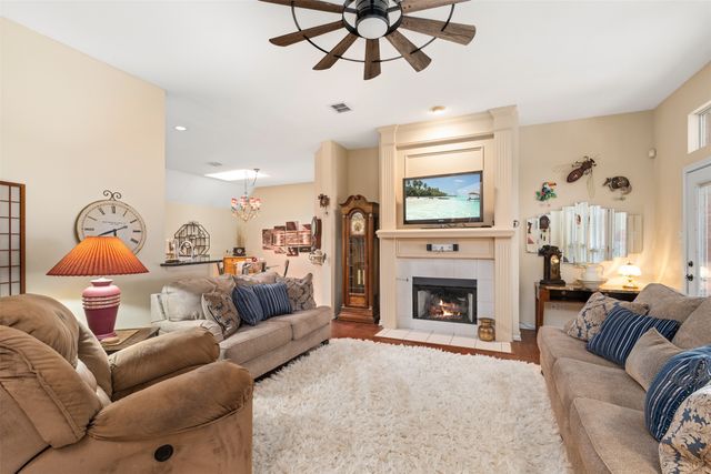 200 Arbor Glen Drive, Euless, TX 76039