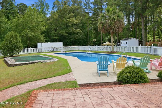 4076 Mobleys Bridge Road, Grimesland, NC 27837
