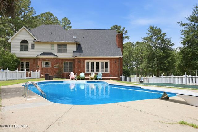 4076 Mobleys Bridge Road, Grimesland, NC 27837