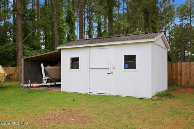 4076 Mobleys Bridge Road, Grimesland, NC 27837