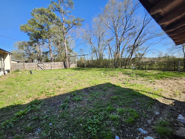 1040 Fm 2108, Burke, TX 75941