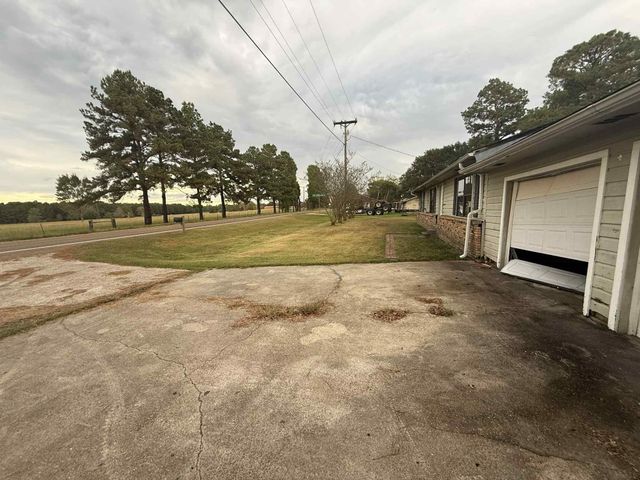 1040 Fm 2108, Burke, TX 75941