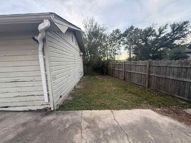 1040 Fm 2108, Burke, TX 75941