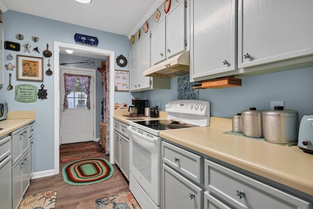 882 Claussen House Drive, Edisto Island, SC 29438