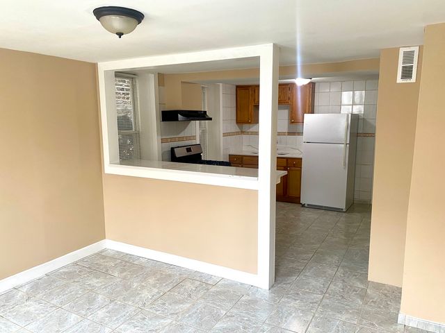 829 W 33rd Street 1F, Chicago, IL 60608