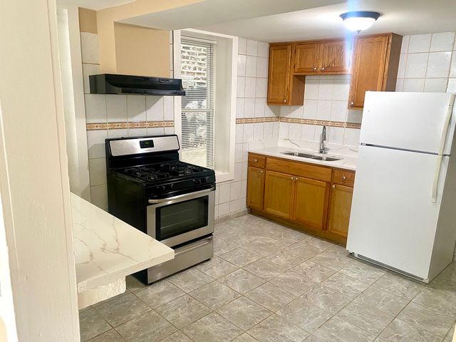 829 W 33rd Street 1F, Chicago, IL 60608