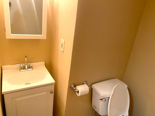 829 W 33rd Street 1F, Chicago, IL 60608
