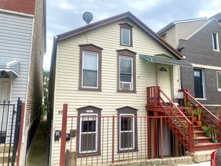 829 W 33rd Street 1F, Chicago, IL 60608