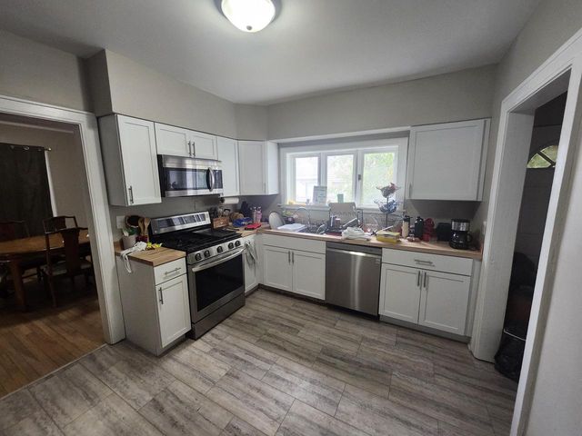 5008 21st AVENUE, Kenosha, WI 53140