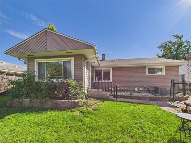 220 FAIRVIEW Boulevard, Rockford, IL 61107