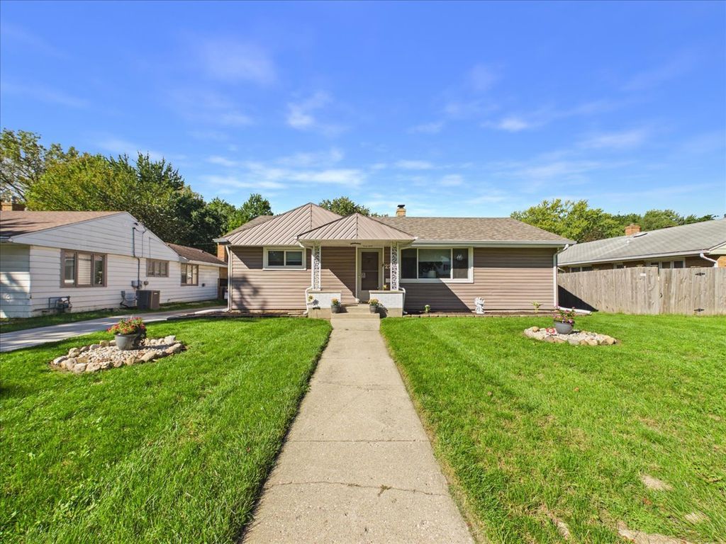 220 FAIRVIEW Boulevard, Rockford, IL 61107