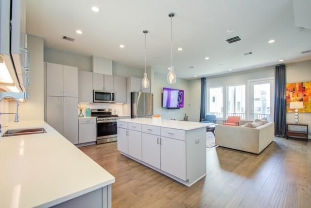 8411 Hempstead Road G, Houston, TX 77008