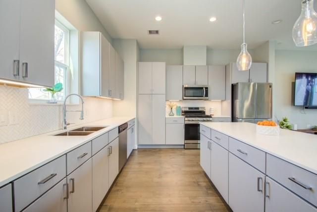 8411 Hempstead Road G, Houston, TX 77008