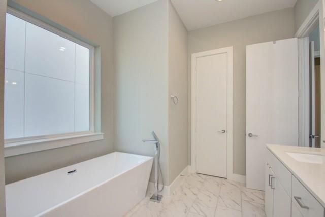 8411 Hempstead Road G, Houston, TX 77008