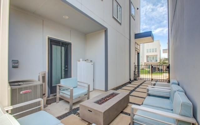 8411 Hempstead Road G, Houston, TX 77008