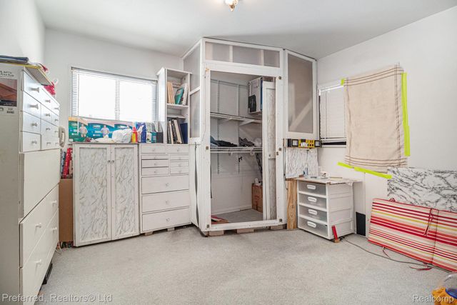 9360 Pine Street, Taylor, MI 48180