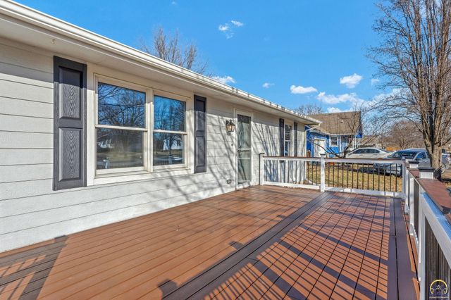 1606 SE 37th ST, Topeka, KS 66605