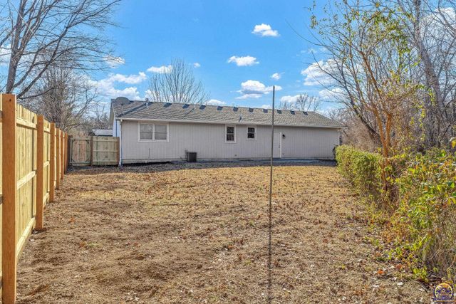 1606 SE 37th ST, Topeka, KS 66605