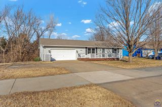 1606 SE 37th ST, Topeka, KS 66605