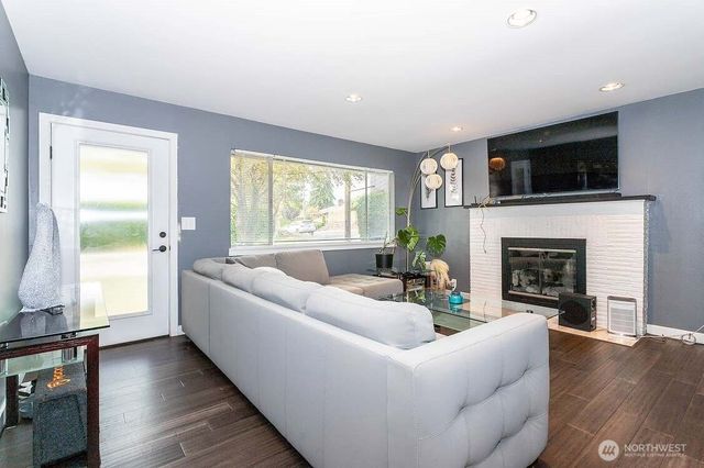 10750 61st Avenue S, Seattle, WA 98178