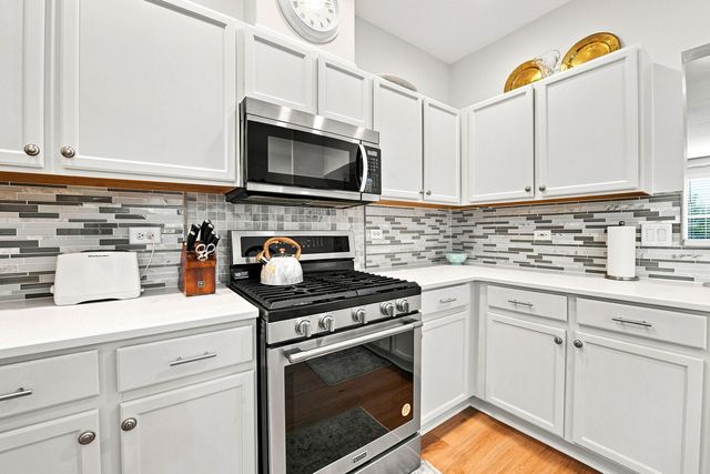 3457 Ravinia Circle, Aurora, IL 60504